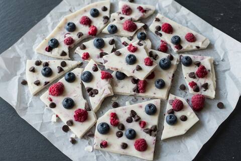 Greek yogurt berry bark